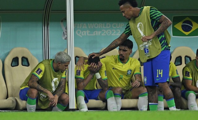 Giọt nước mắt ám ảnh của Neymar  - Ảnh 4.