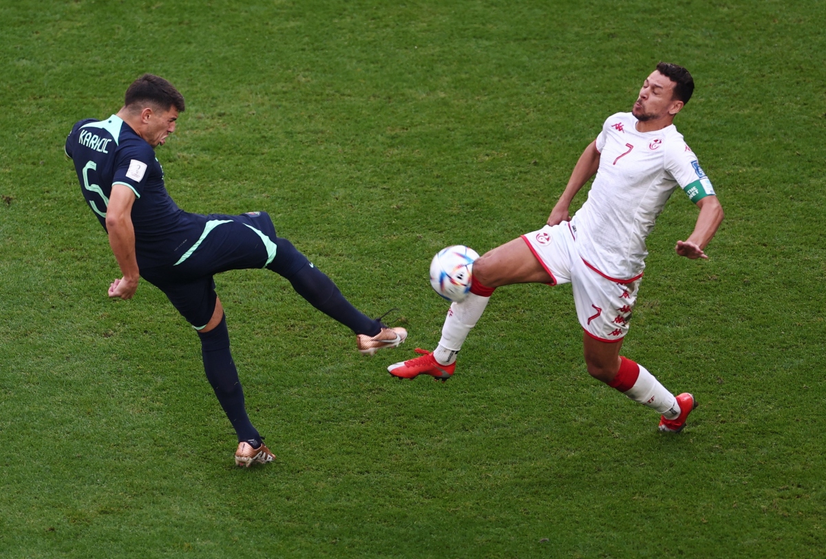 Cầu thủ Tunisia suy sụp sau khi thua Australia - Ảnh 6.