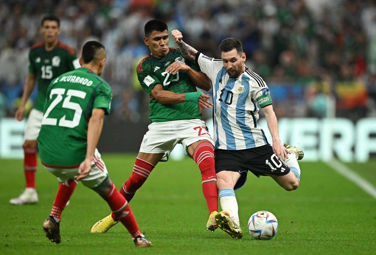 &quot;Siêu nhân&quot; Messi giải cứu Argentina trước Mexico - Ảnh 1.