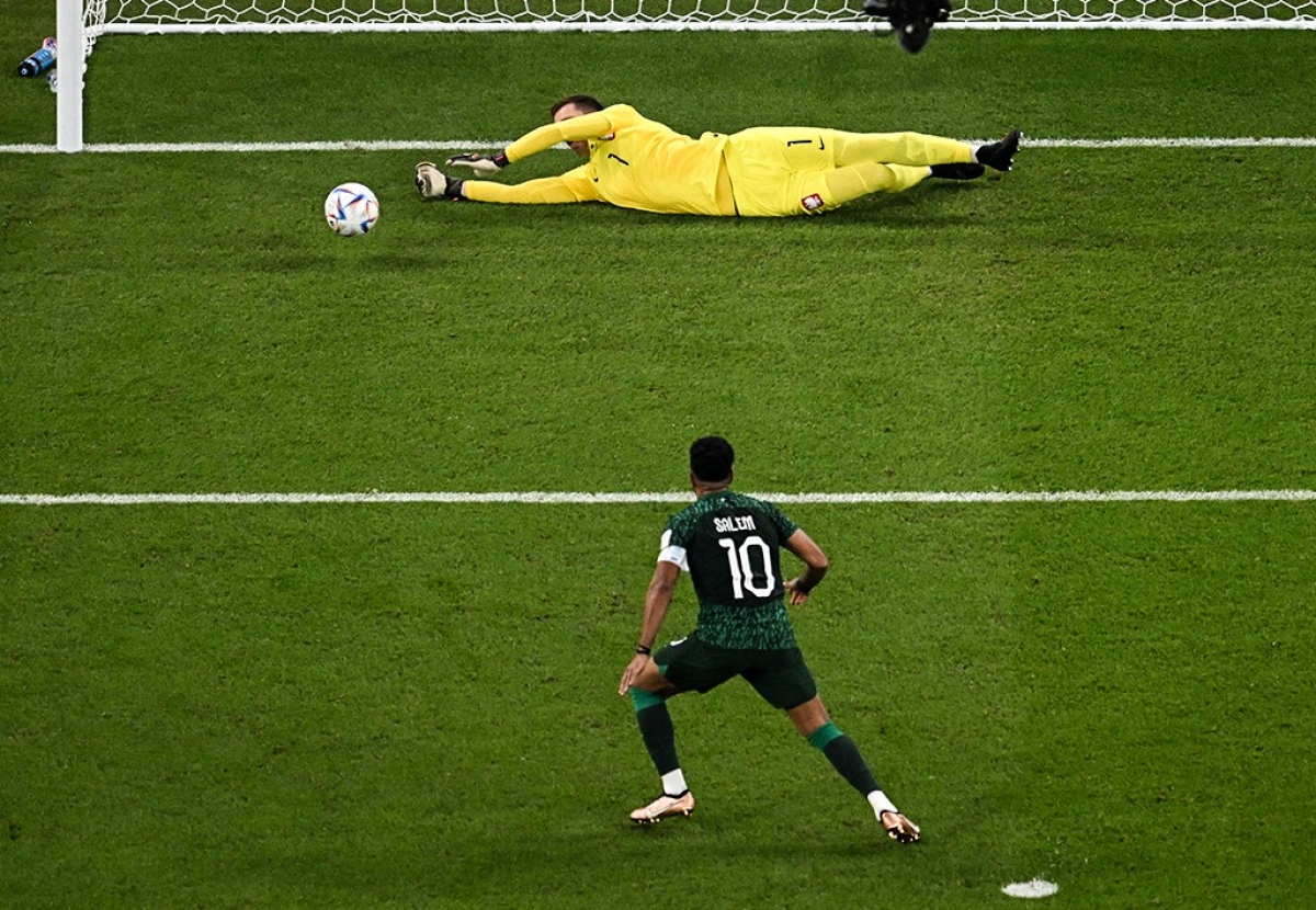 Robert Lewandowski bật khóc khi lần đầu ghi bàn ở World Cup - Ảnh 6.
