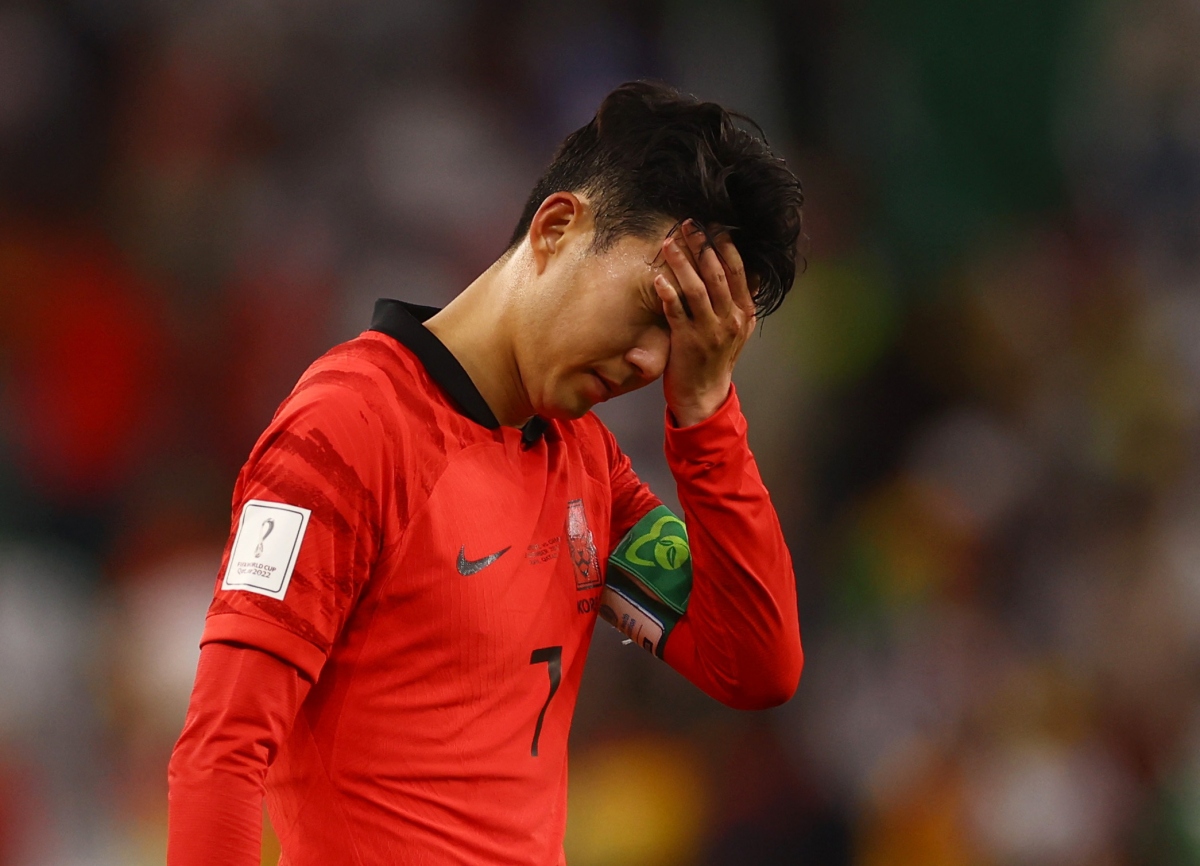Son Heung Min &quot;thất thần&quot; sau trận thua đáng tiếc của Hàn Quốc - Ảnh 3.