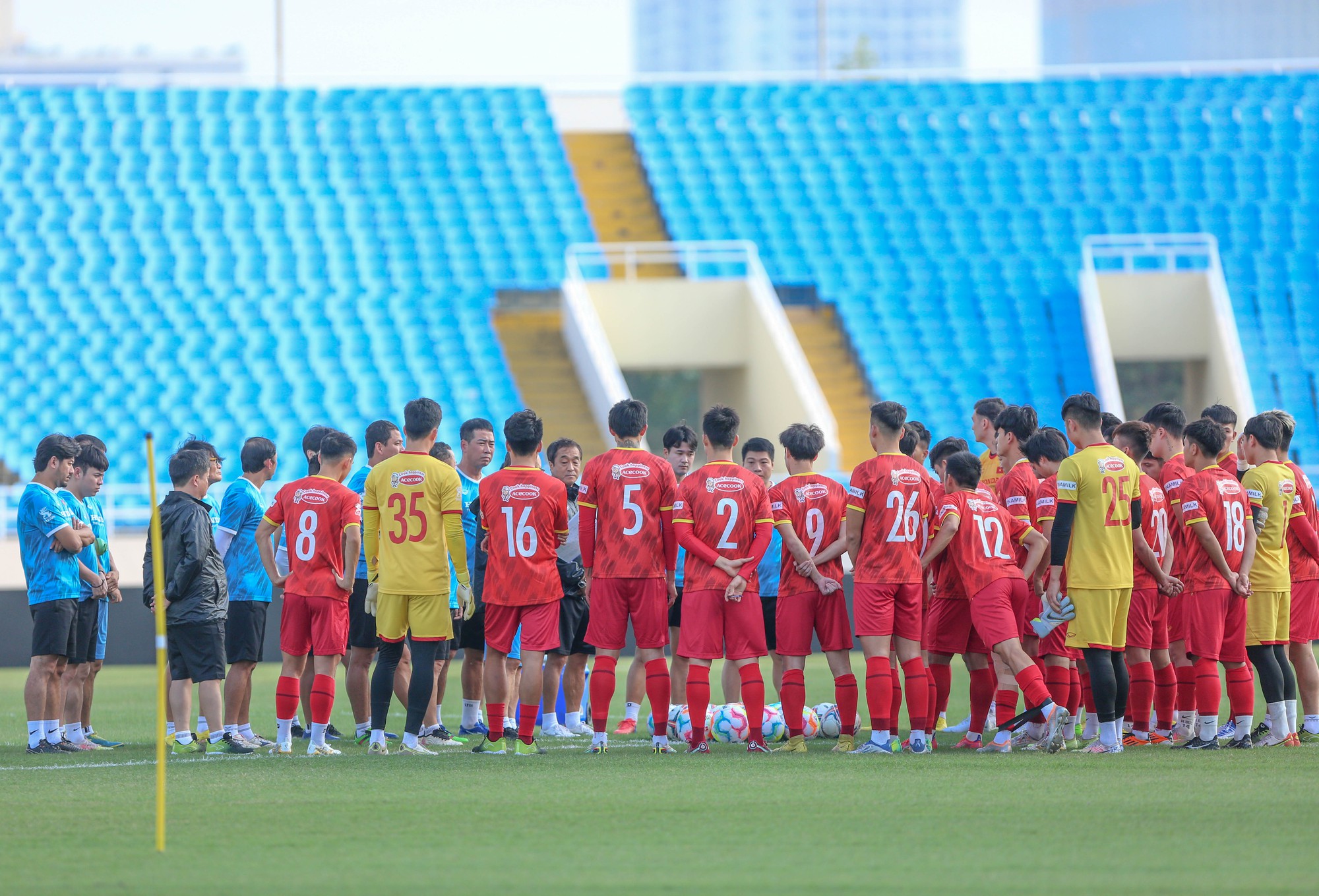 Tuyển Việt Nam đầy đủ lực lượng trước trận đấu với CLB Dortmund - Ảnh 1.