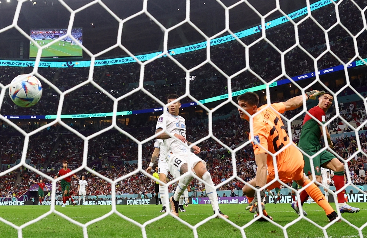 Ronaldo ăn mừng nhầm bàn thắng của Bruno, hụt kỷ lục ở World Cup - Ảnh 4.