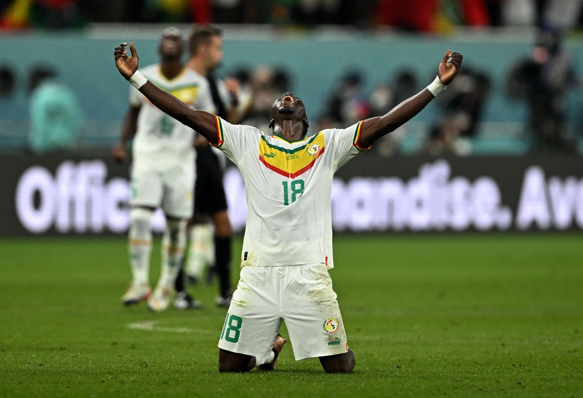 Senegal ăn mừng cuồng nhiệt khi vượt qua vòng bảng World Cup 2022 - Ảnh 4.