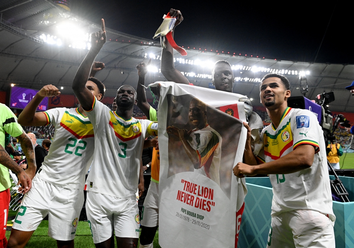 Senegal ăn mừng cuồng nhiệt khi vượt qua vòng bảng World Cup 2022 - Ảnh 5.