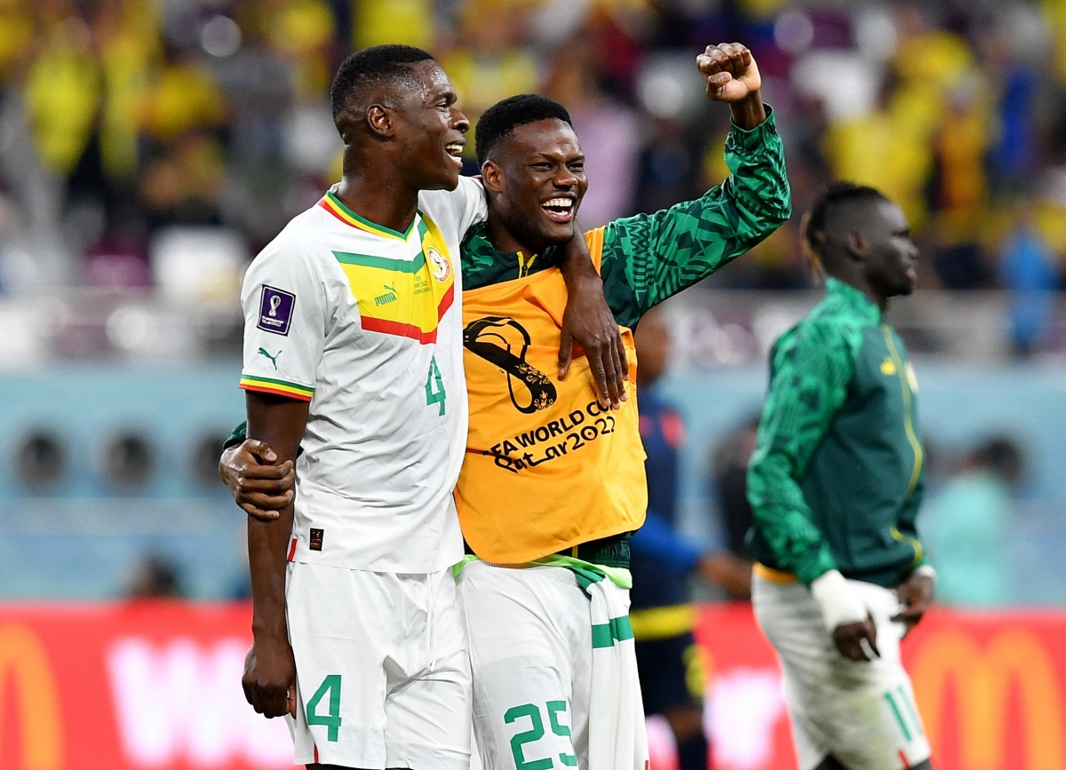 Senegal ăn mừng cuồng nhiệt khi vượt qua vòng bảng World Cup 2022 - Ảnh 6.