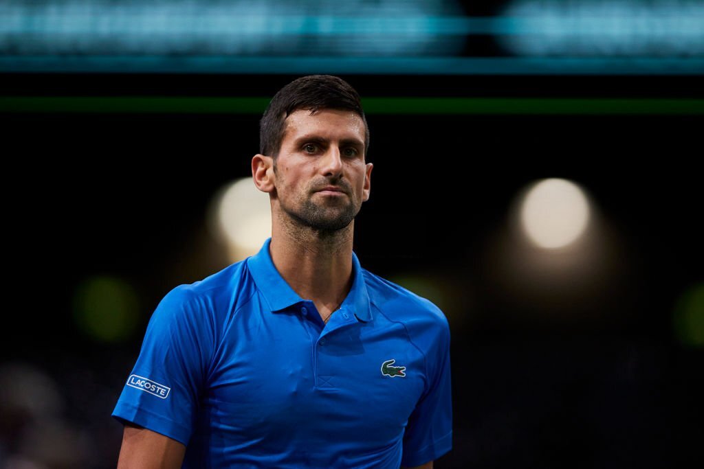 Thắng áp đảo 'hiện tượng', Djokovic vào bán kết Paris Masters - Ảnh 1.