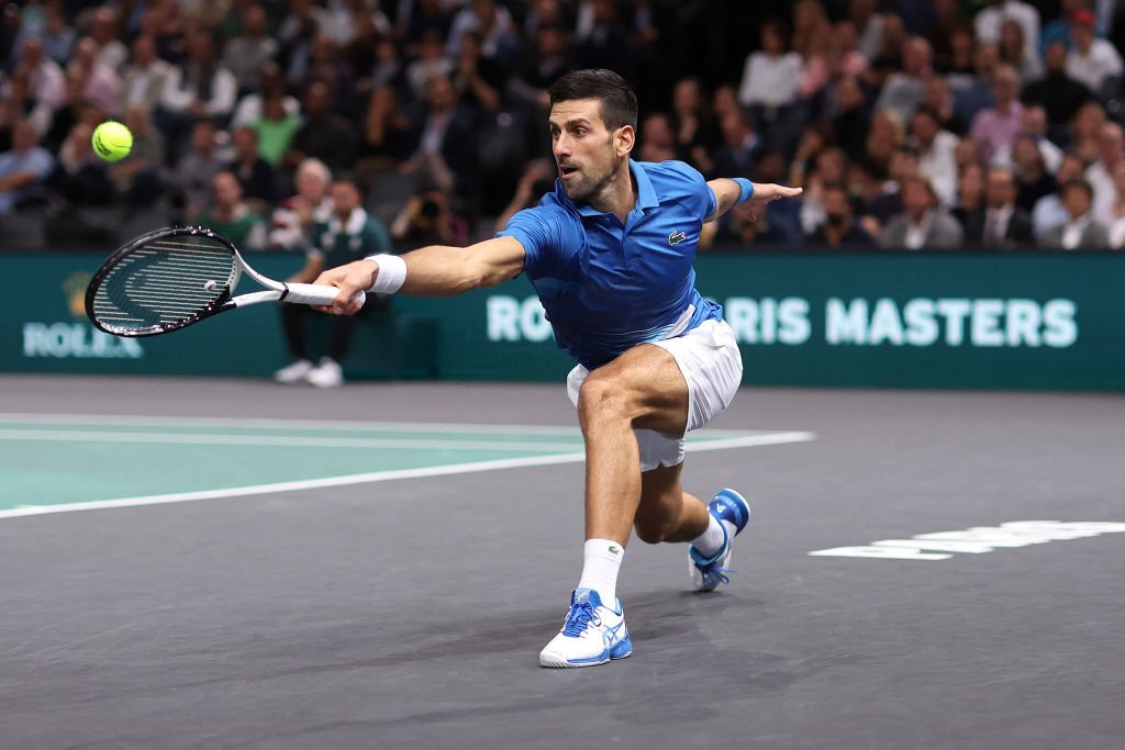 Thắng áp đảo 'hiện tượng', Djokovic vào bán kết Paris Masters - Ảnh 3.
