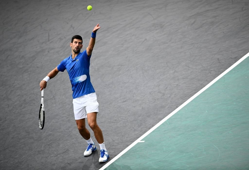 Thắng áp đảo 'hiện tượng', Djokovic vào bán kết Paris Masters - Ảnh 2.
