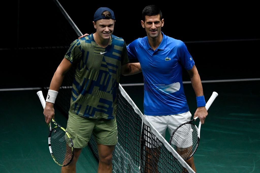 Djokovic thua tay vợt tuổi teen ở chung kết Paris Masters - Ảnh 1.