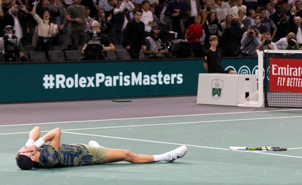 Djokovic thua tay vợt tuổi teen ở chung kết Paris Masters - Ảnh 6.