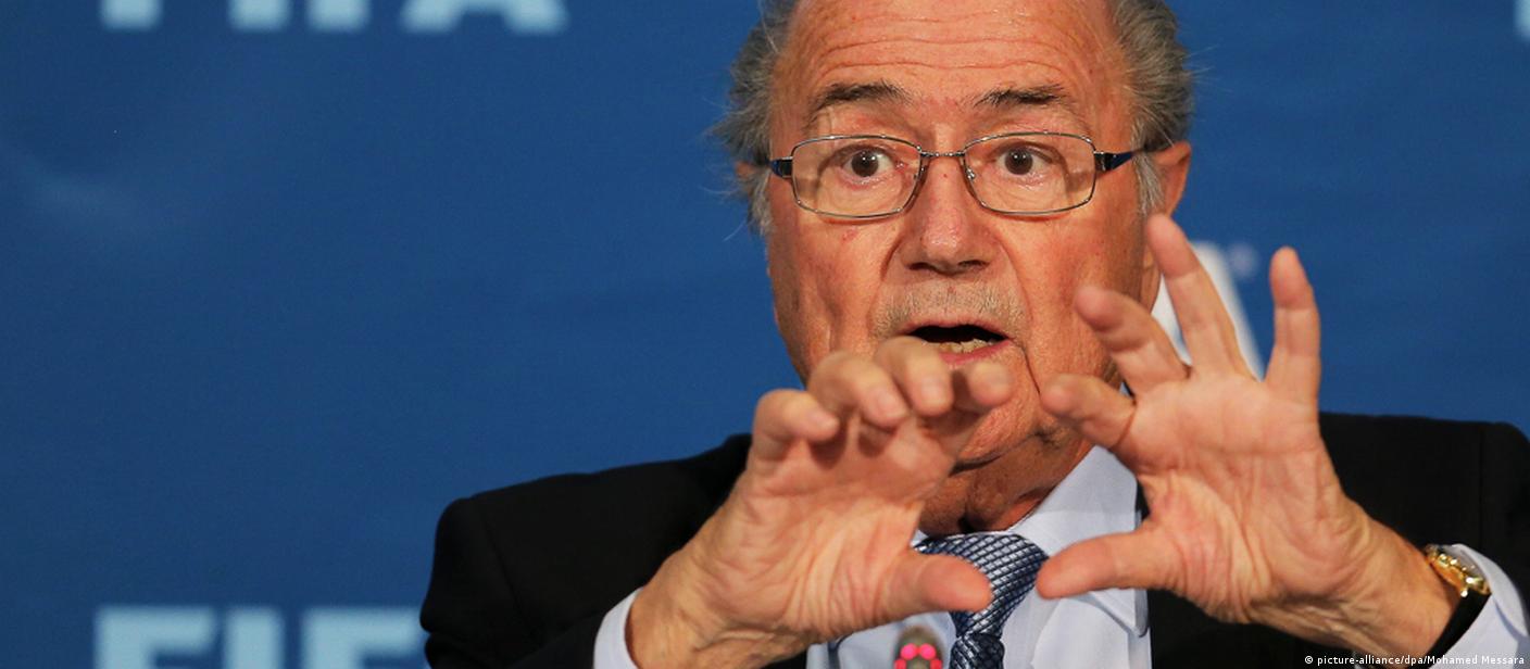 Cựu chủ tịch FIFA Sepp Blatter: 'Để Qatar tổ chức World Cup là sai lầm' - Ảnh 1.