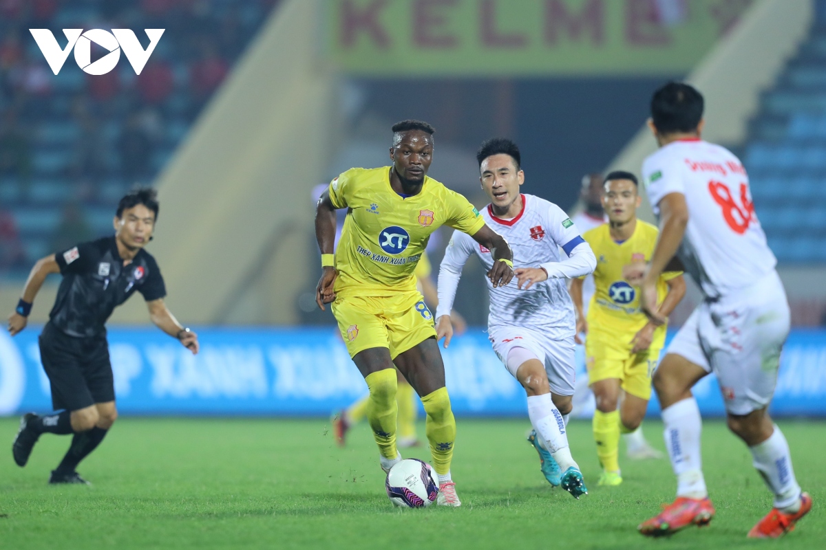 Kết quả V-League 2022: Hải Phòng lên đầu bảng, Nam Định lâm nguy - Ảnh 2.