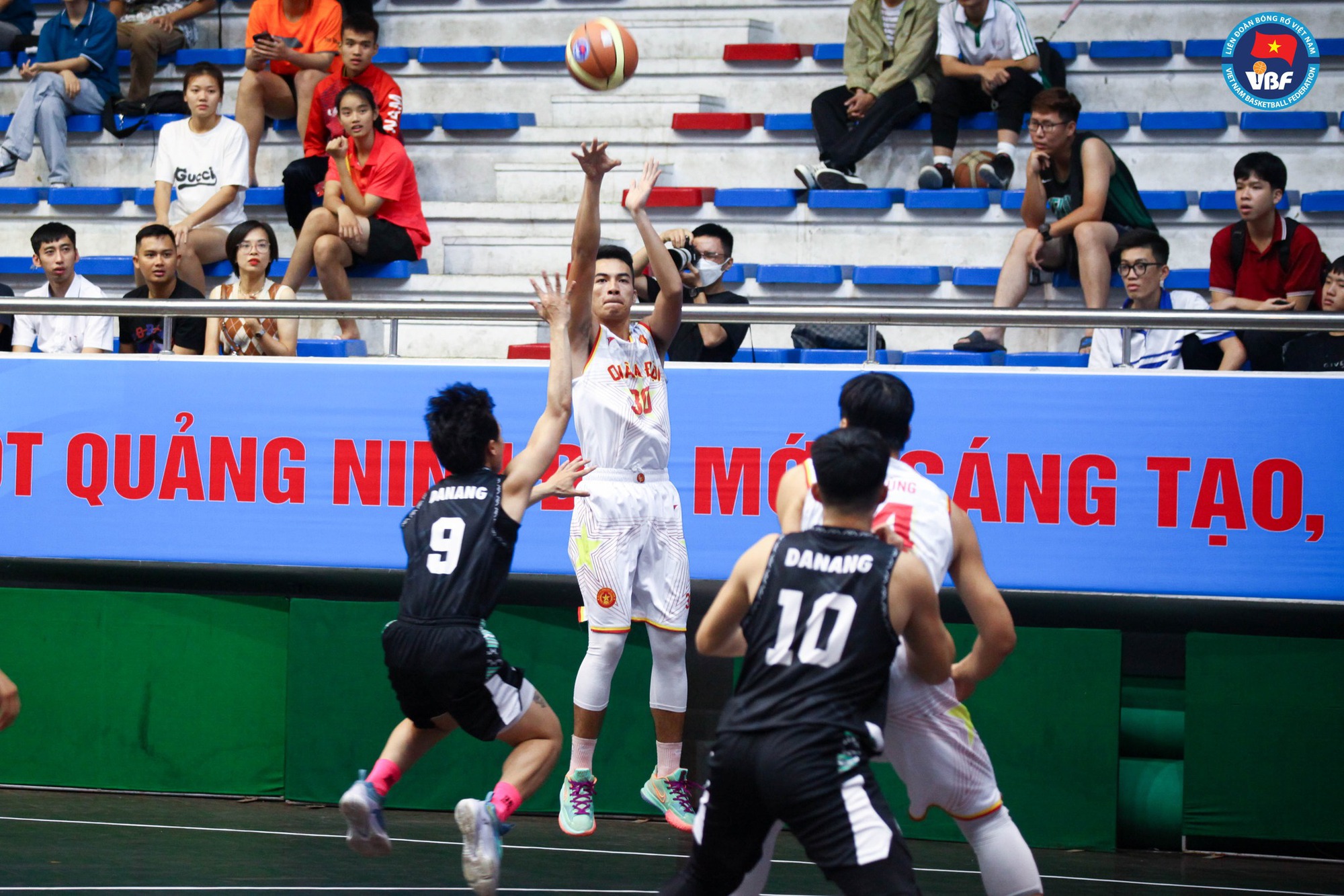 Tổng kết ngày 2 bóng rổ Đại hội Thể thao toàn quốc 2022: Sóc Trăng đánh bại TP. Hồ Chí Minh - Ảnh 3.