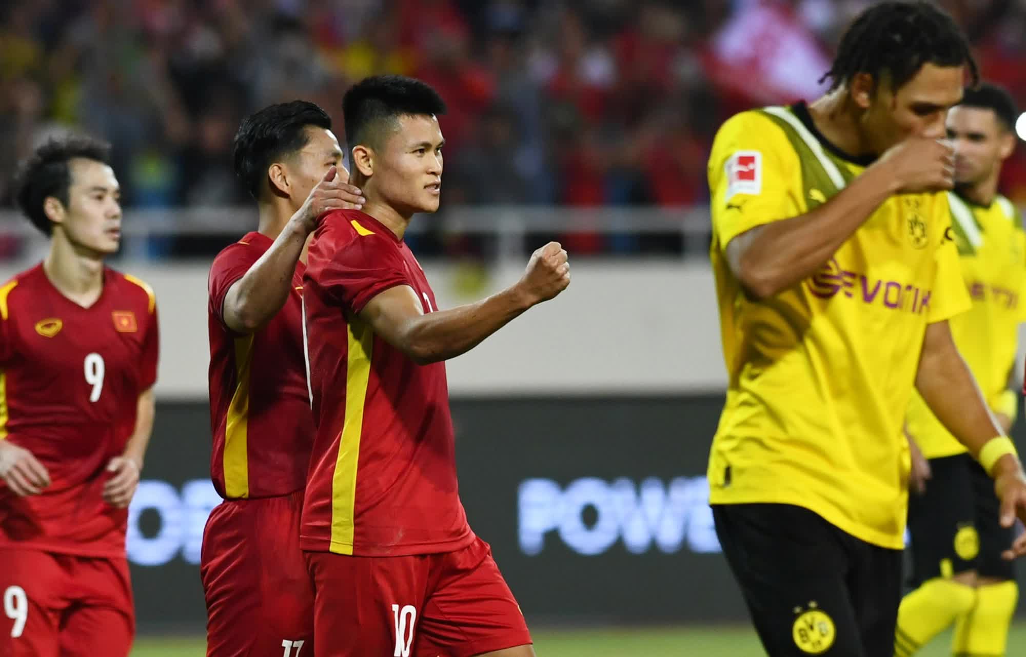 Tuấn Hải, Hùng Dũng phát hiện sự cố trận Việt Nam vs Dortmund - Ảnh 6.