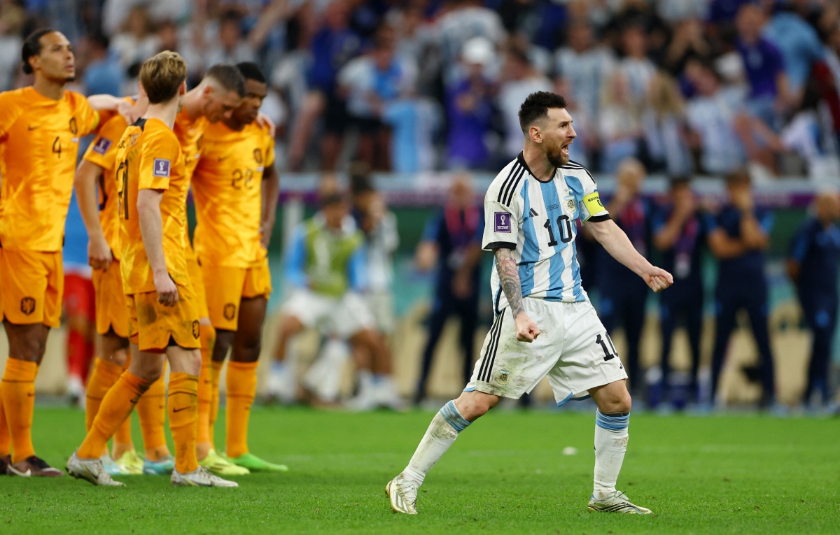 Messi và đồng đội vỡ oà cảm xúc khi Argentina vào bán kết World Cup 2022 - Ảnh 5.