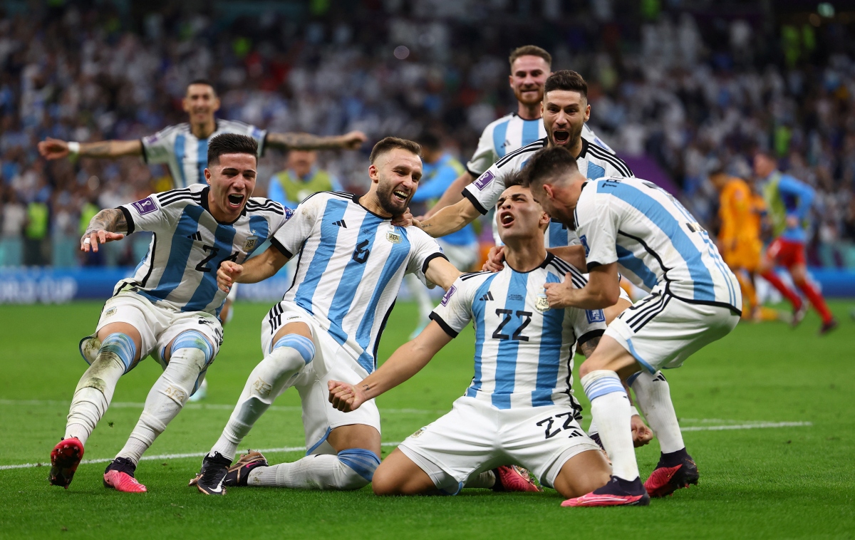 Messi và dàn cầu thủ Argentina chế giễu đối thủ sau chiến thắng - Ảnh 8.