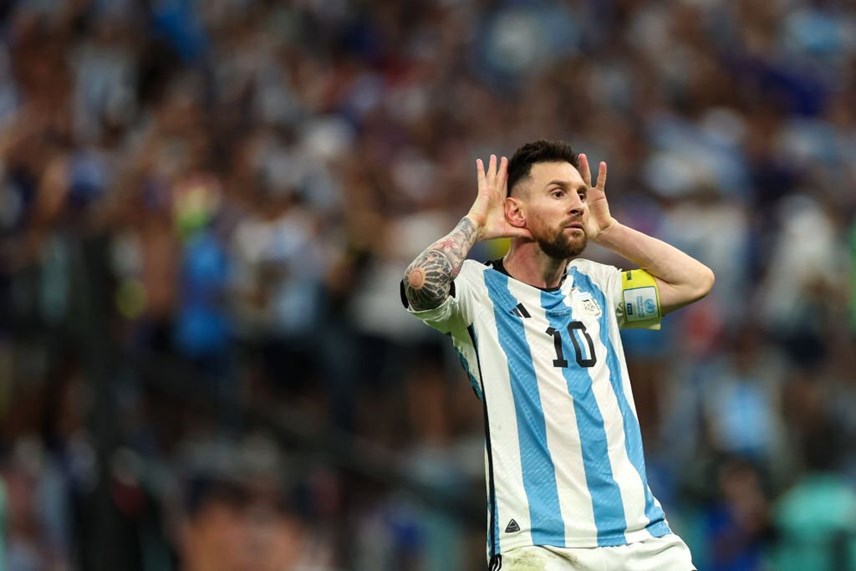 Lionel Messi: Hãy cùng chiêm ngưỡng hình ảnh của tiền đạo hàng đầu thế giới Lionel Messi, người sở hữu kỹ thuật điêu luyện và những pha solo ngoạn mục trên sân cỏ. Mỗi bức hình đều mang đến những cảm xúc đặc biệt cho người xem, hãy tận hưởng màn trình diễn của vị trí số 10 đáng ngưỡng mộ này.