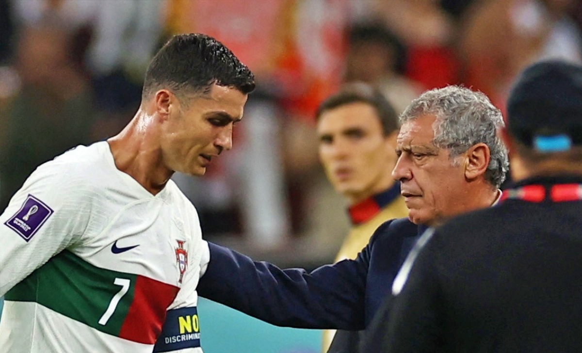 Ronaldo khóc nức nở khi Bồ Đào Nha bị loại, cầu thủ Morocco chạy tới động viên - Ảnh 10.
