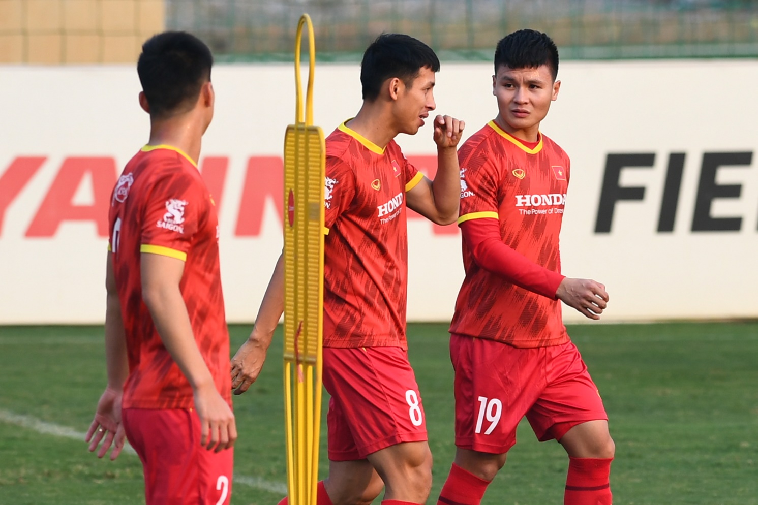ĐT Việt Nam: Quang Hải có mặt, hai cầu thủ bị ốm ngay trước ngày sang Lào - Ảnh 8.