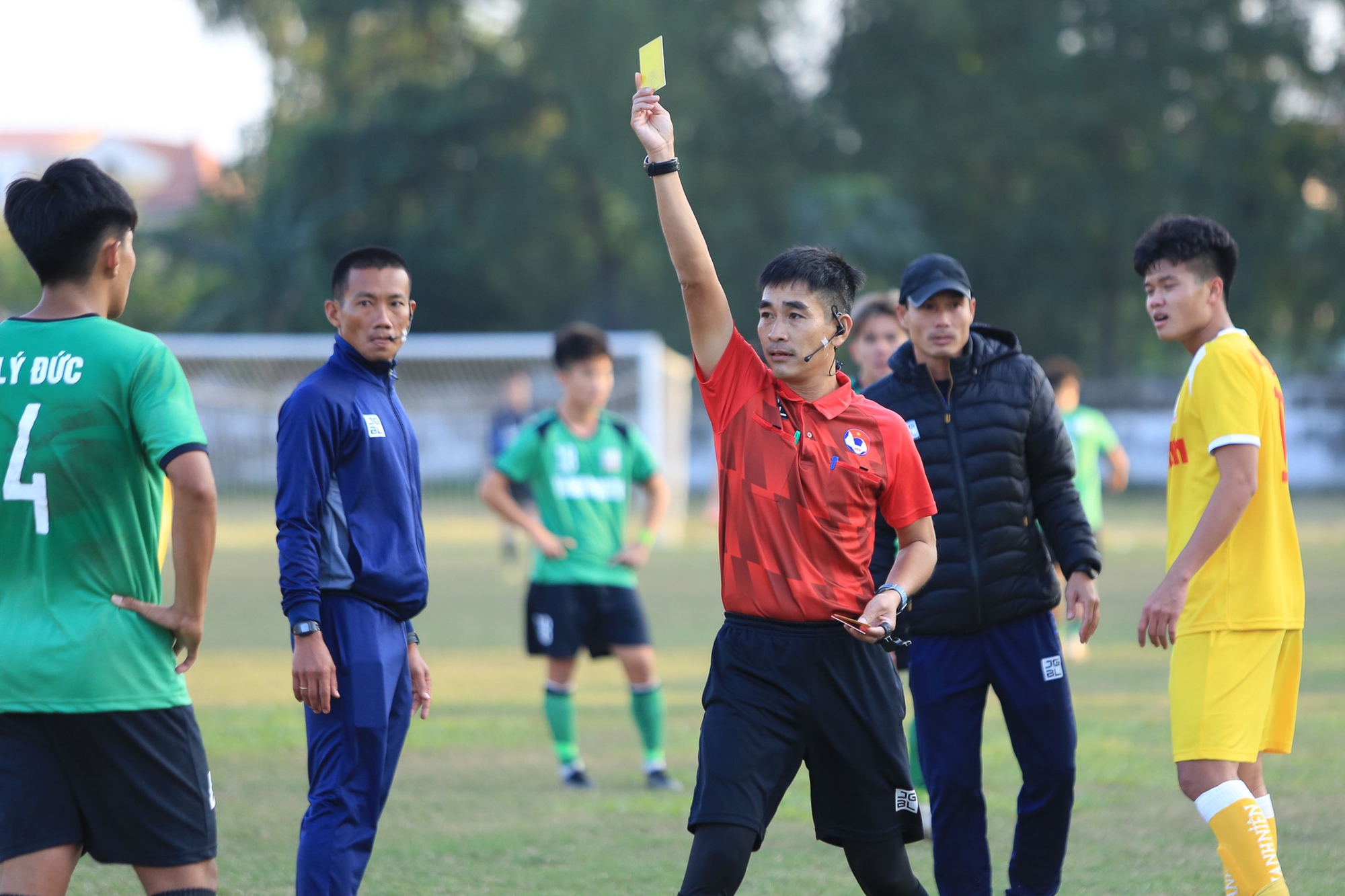 U21 Hà Nội và Nutifood xô xát nhau với 1 thẻ đỏ, 2 thẻ vàng - Ảnh 5.