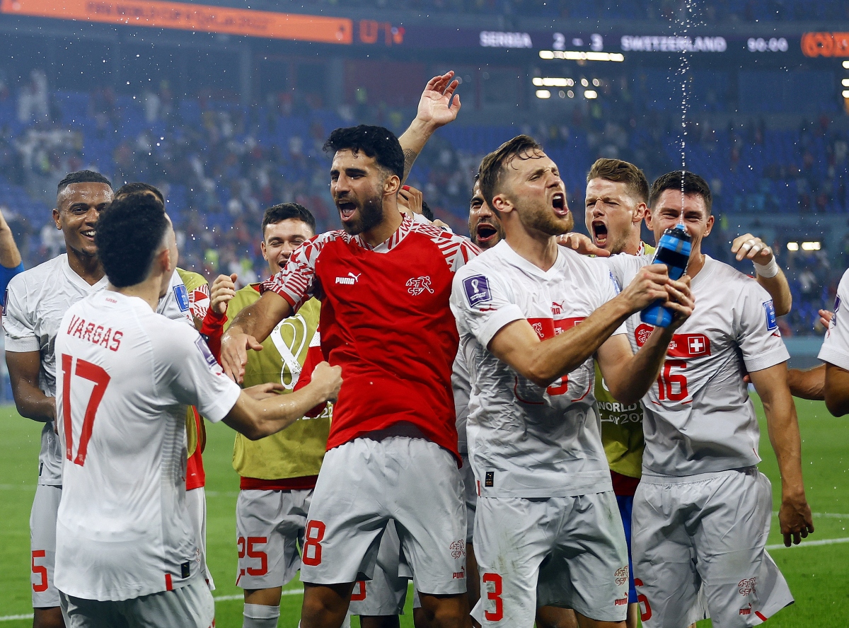 Thụy Sĩ giành tấm vé cuối cùng vào vòng 1/8 World Cup 2022 - Ảnh 10.