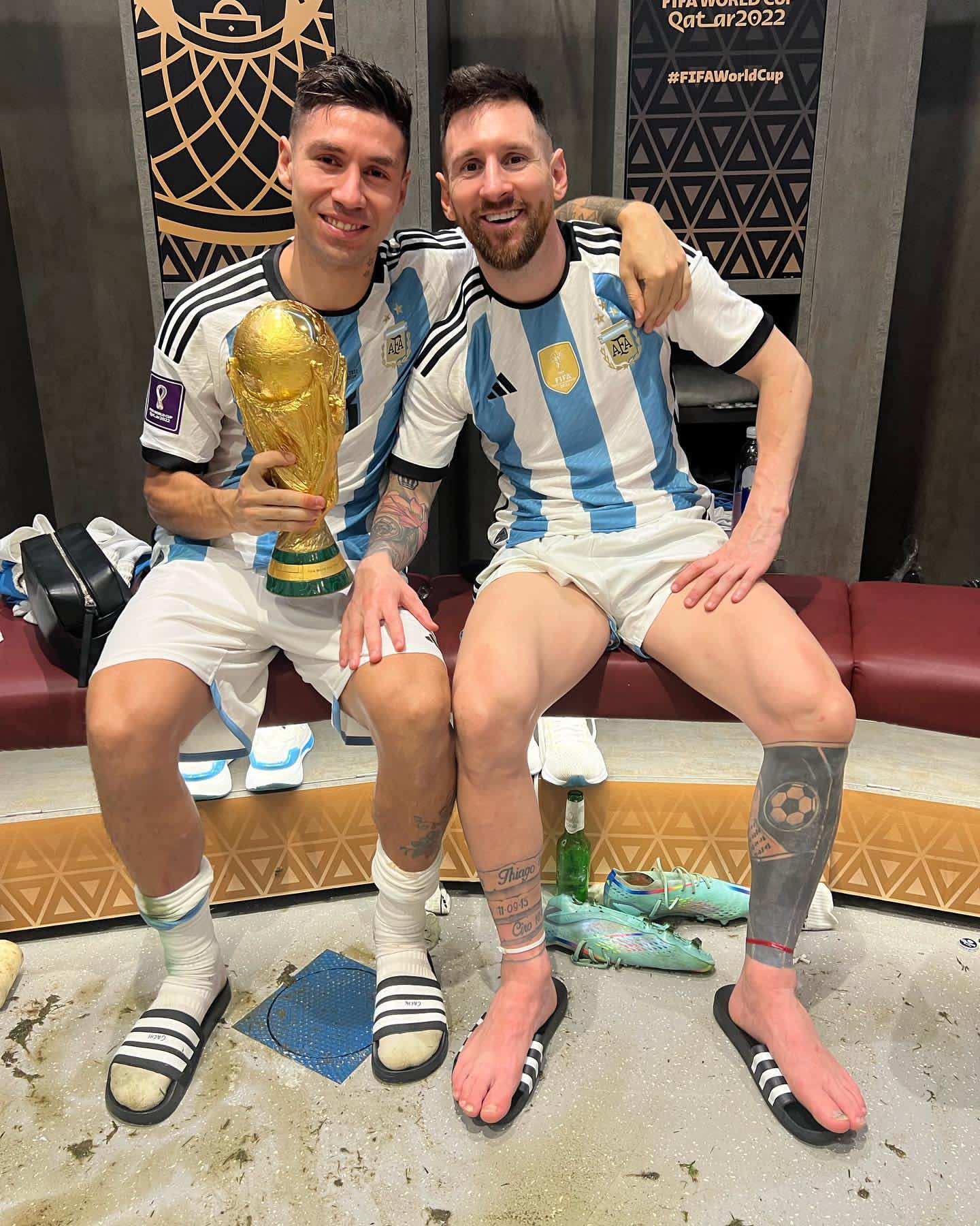 Thủ môn Argentina đeo “bùa may mắn” của Messi trong trận chung kết World Cup 2022 - Ảnh 3.