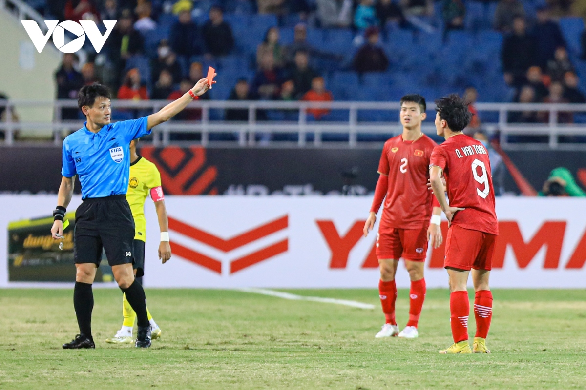 Chùm ảnh ĐT Việt Nam 3-0 Malaysia: Ca khúc khải hoàn - Ảnh 8.