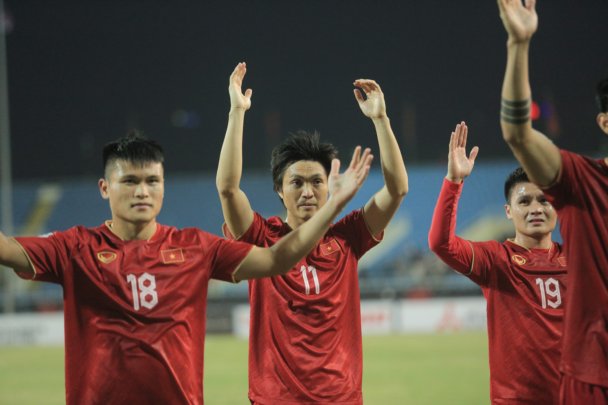 Quế Ngọc Hải ăn mừng theo phong cách của Ronaldo khi ghi bàn cho tuyển Việt Nam - Ảnh 7.