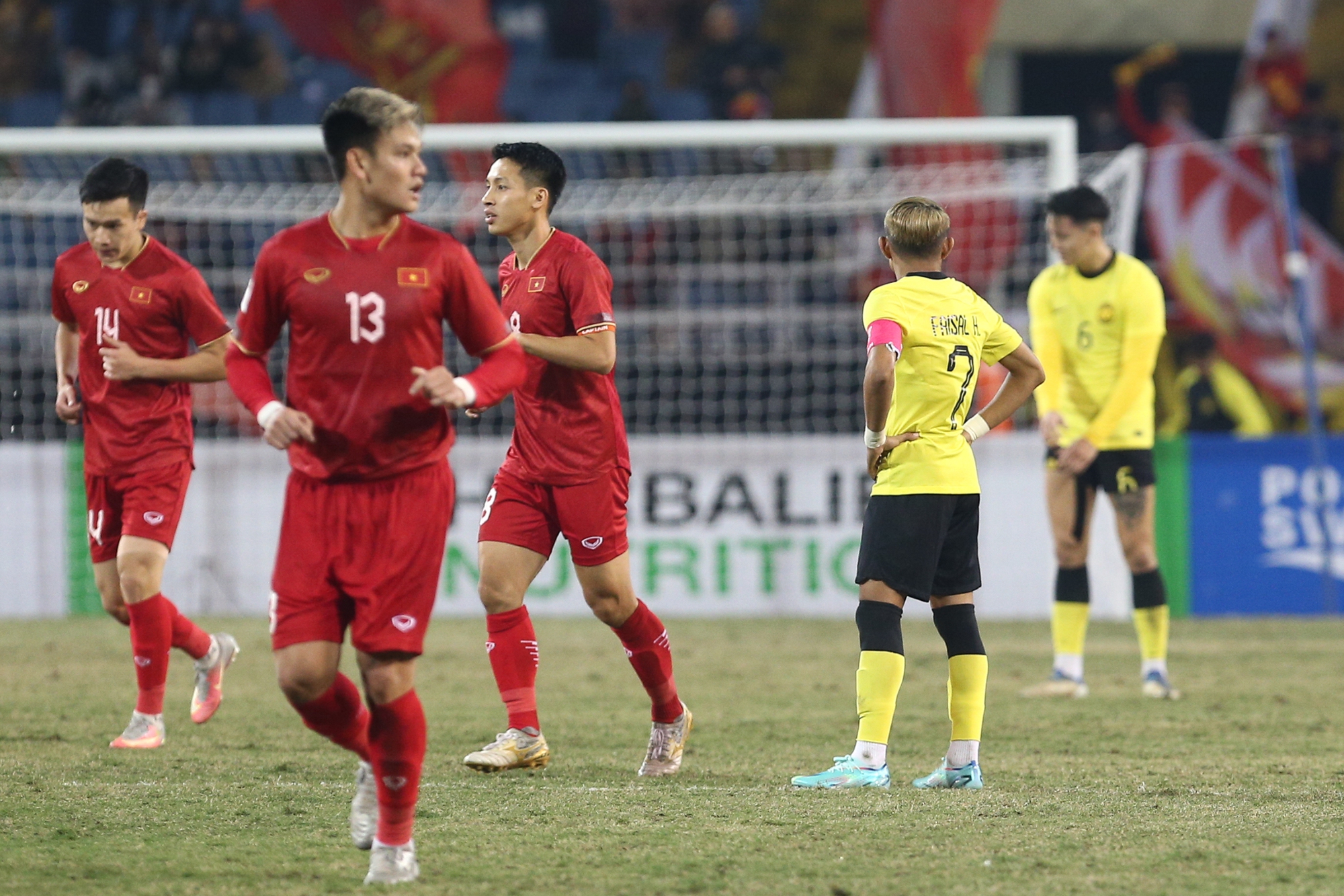 Người dẫn đầu số bàn thắng ở AFF Cup và hàng công Malaysia bất lực trước hàng thủ Việt Nam - Ảnh 10.