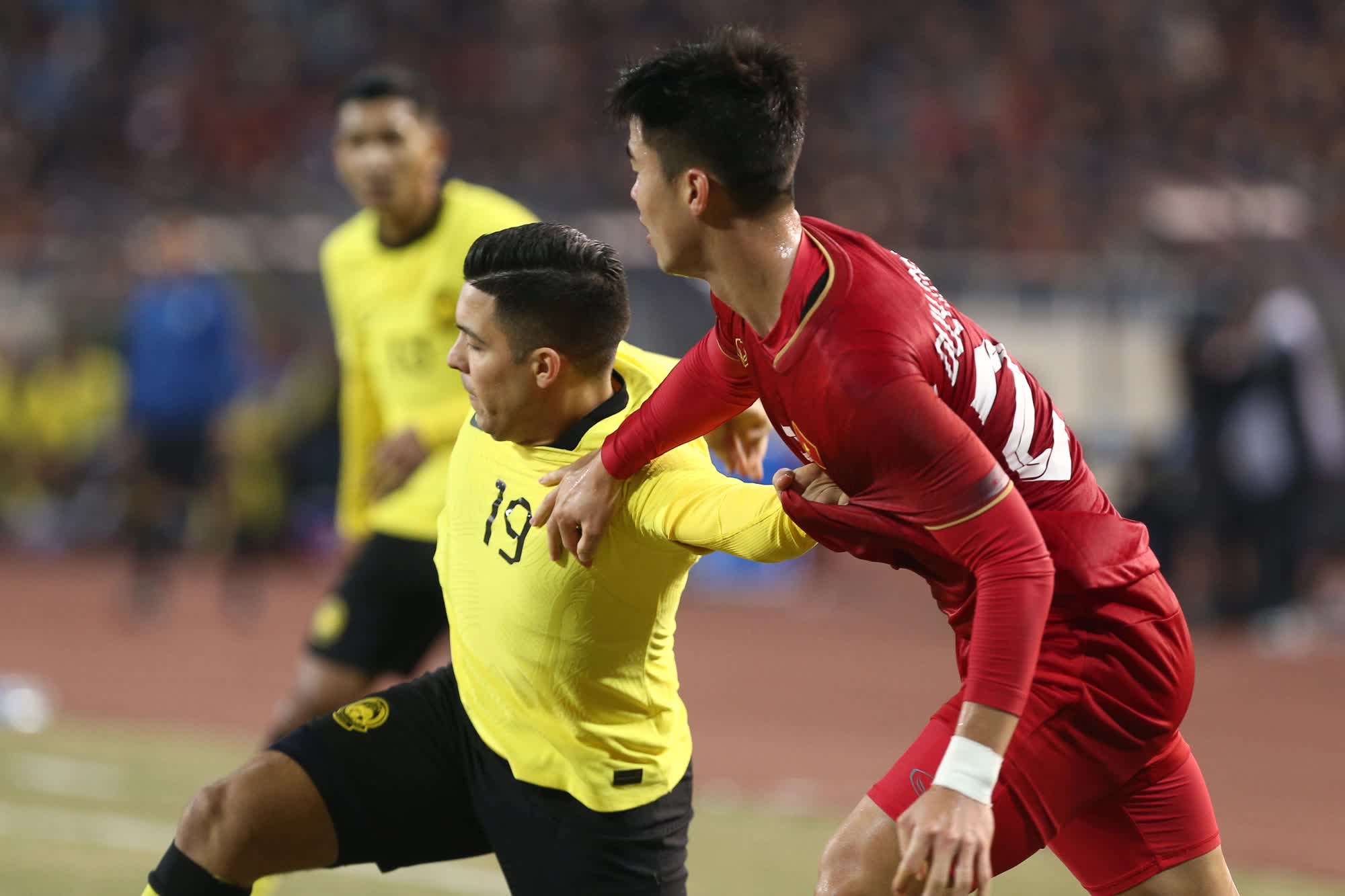 Người dẫn đầu số bàn thắng ở AFF Cup và hàng công Malaysia bất lực trước hàng thủ Việt Nam - Ảnh 8.