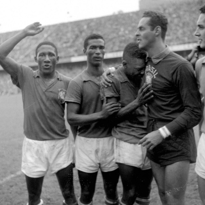 Những khoảnh khắc kinh điển trong sự nghiệp Vua bóng đá Pele - Ảnh 4.