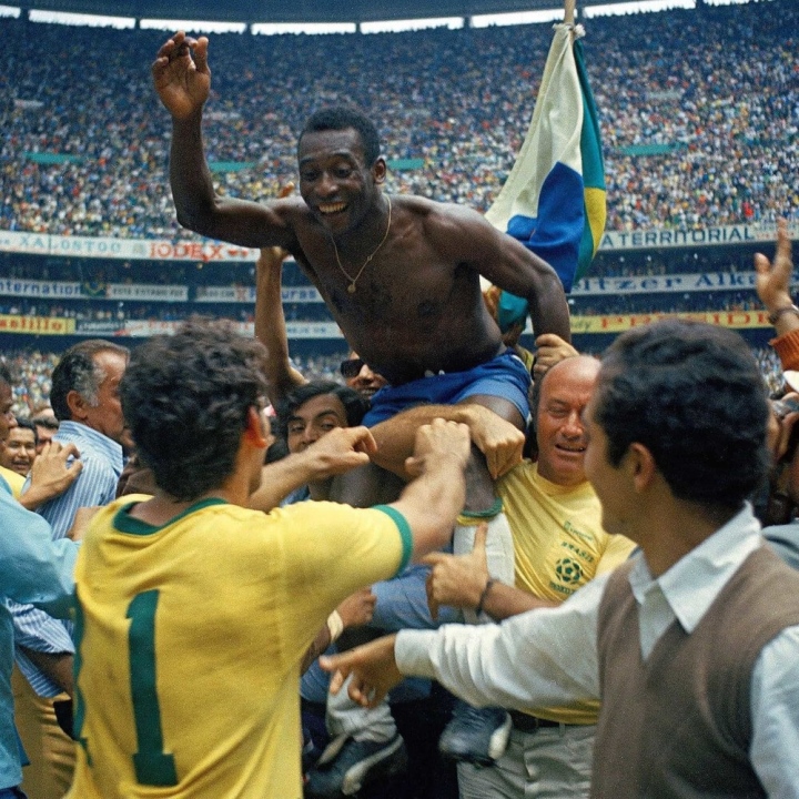 Những khoảnh khắc kinh điển trong sự nghiệp Vua bóng đá Pele - Ảnh 5.