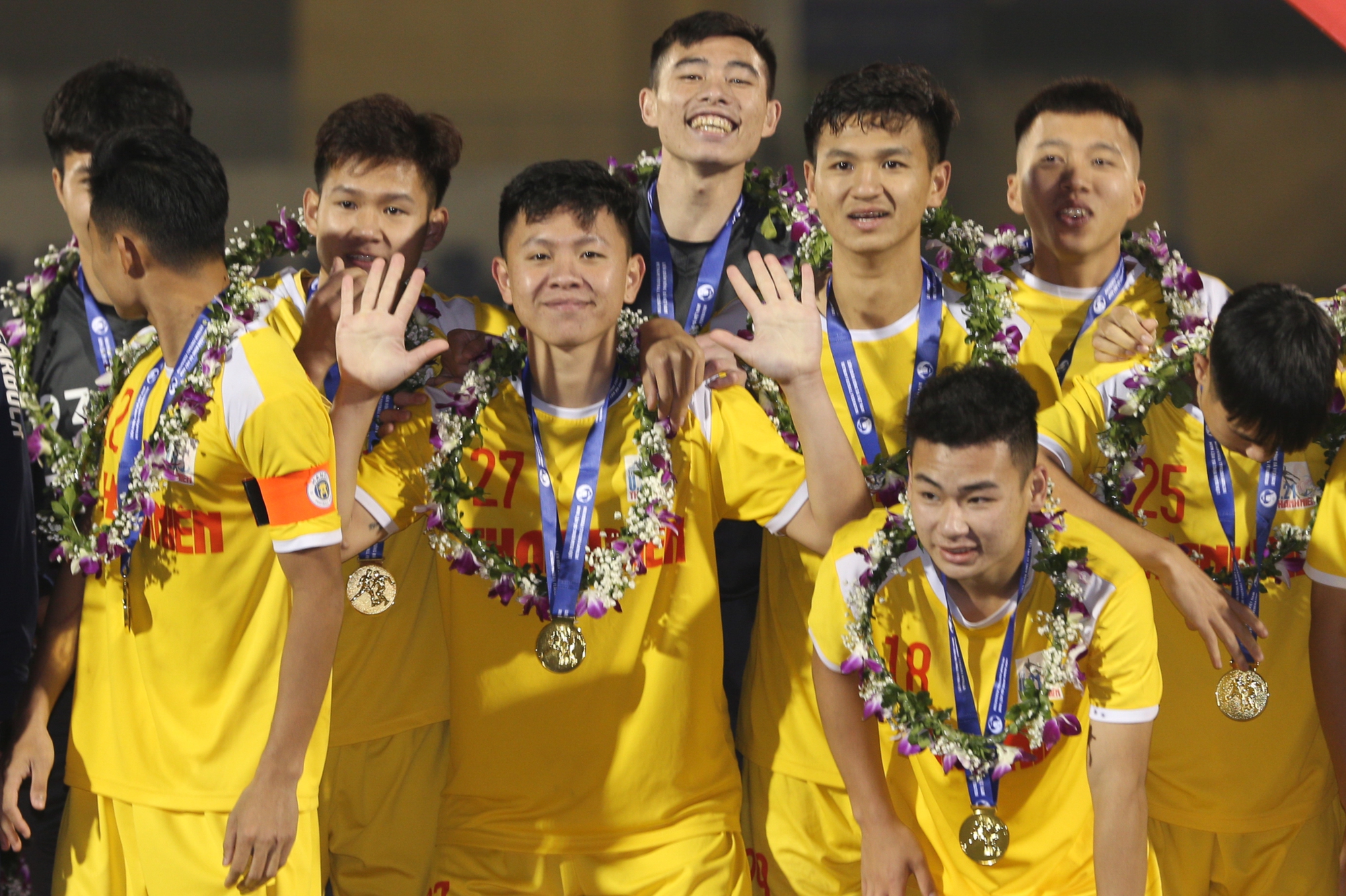 U21 Hà Nội vô địch U21 Quốc gia: Cảm xúc trái ngược giữa U21 Bình Dương và nhà vô địch - Ảnh 14.