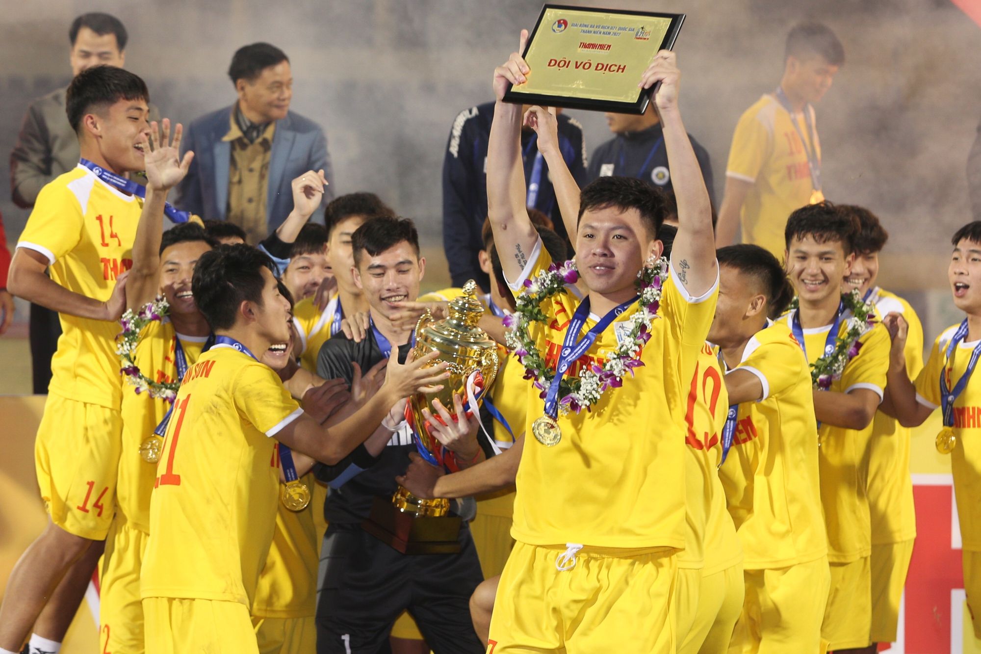 U21 Hà Nội vô địch U21 Quốc gia: Cảm xúc trái ngược giữa U21 Bình Dương và nhà vô địch - Ảnh 12.