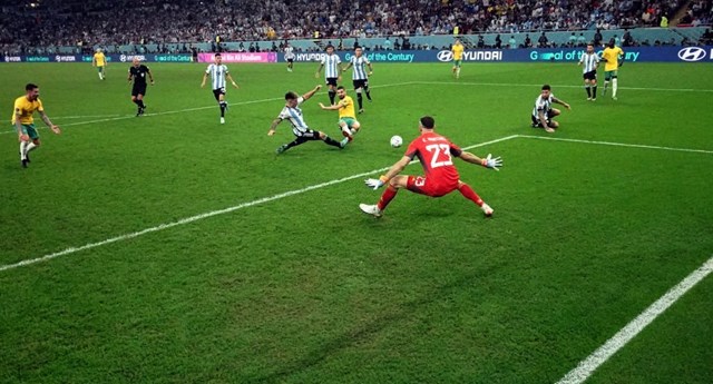 Argentina 'đau đầu' tìm người đá cặp cùng Messi - Ảnh 3.