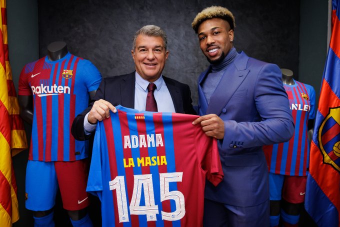 Adama Traore thể hiện cơ bắp cuồn cuộn trong lễ ra mắt Barcelona - Ảnh 6.