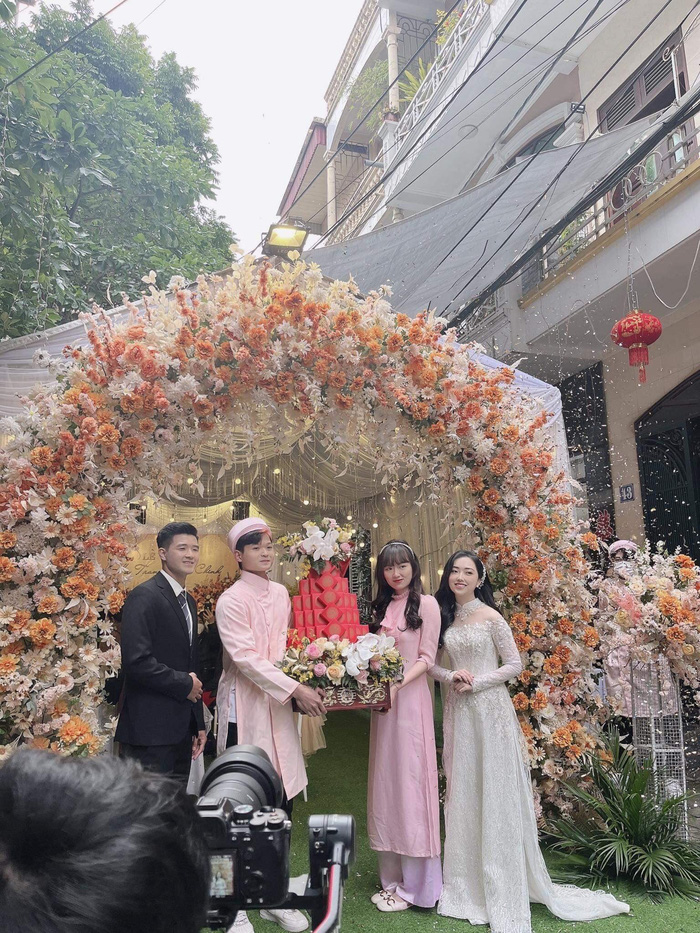 Hà Đức Chinh làm lễ ăn hỏi và đám cưới với bạn gái hot girl Mai Hà Trang - Ảnh 2.