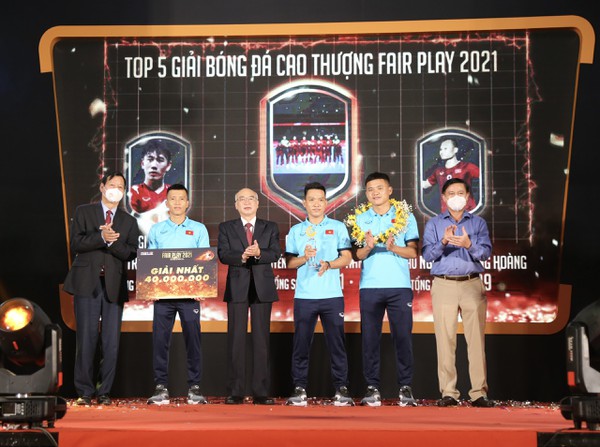 Vượt qua Trọng Hoàng, tuyển futsal Việt Nam giành giải Fair Play 2021 - Ảnh 1.