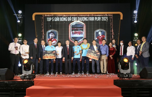 Vượt qua Trọng Hoàng, tuyển futsal Việt Nam giành giải Fair Play 2021 - Ảnh 2.