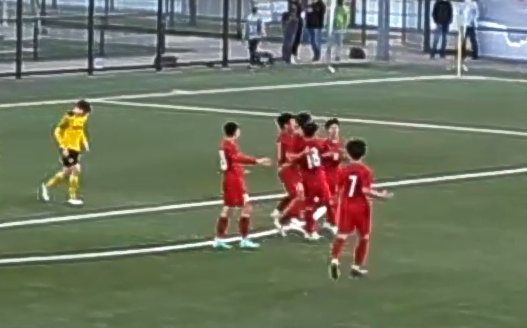 U17 Việt Nam cầm hòa U16 Dortmund trận đầu ra quân - Ảnh 1.