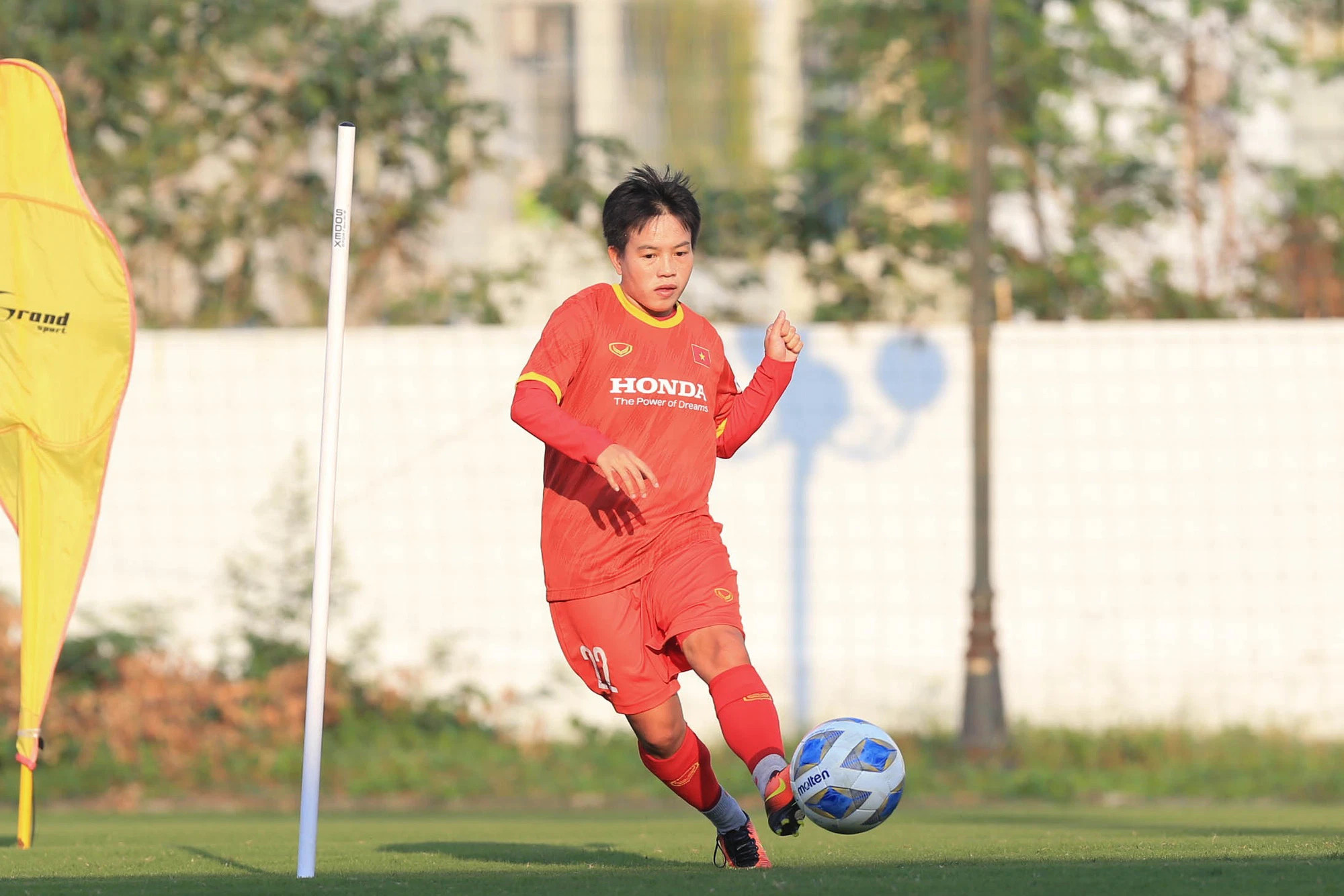 Cầu thủ nữ Việt Nam giành vé đi World Cup không được triệu tập thi đấu SEA Games 31 - Ảnh 1.