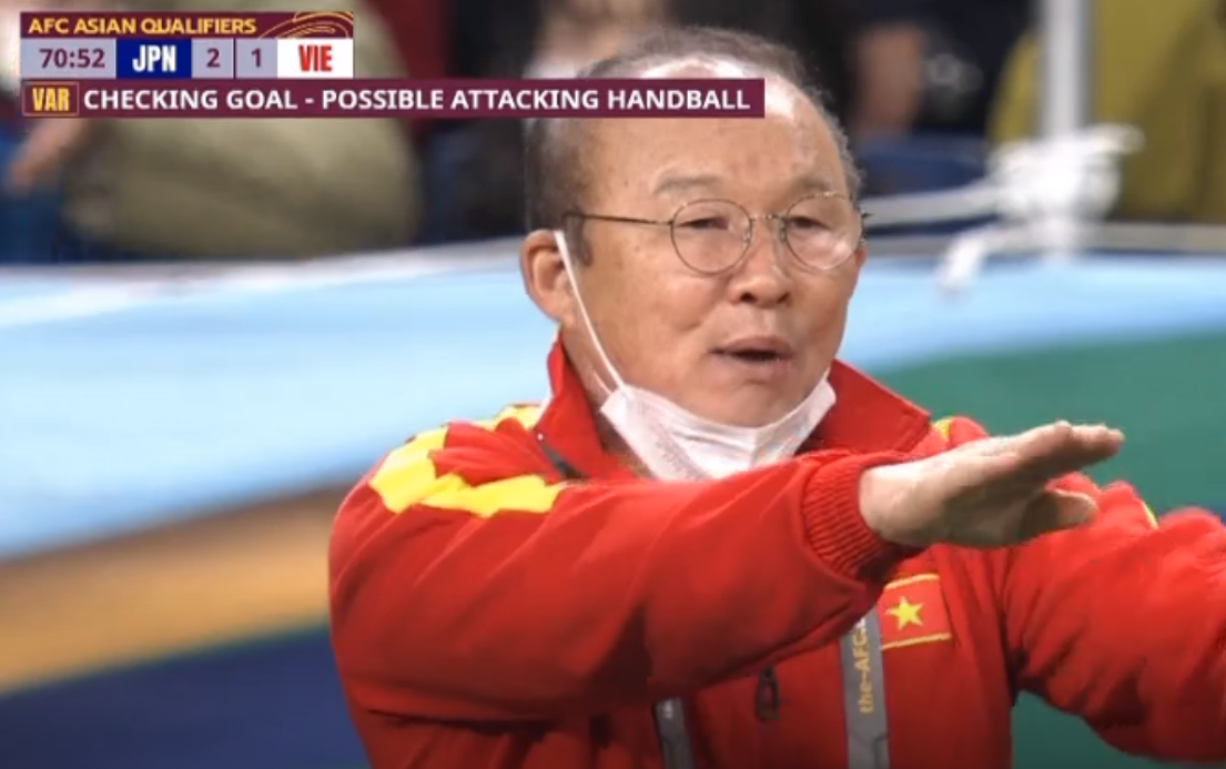 VAR saves the Vietnamese team a goal against Japan - Photo 1.