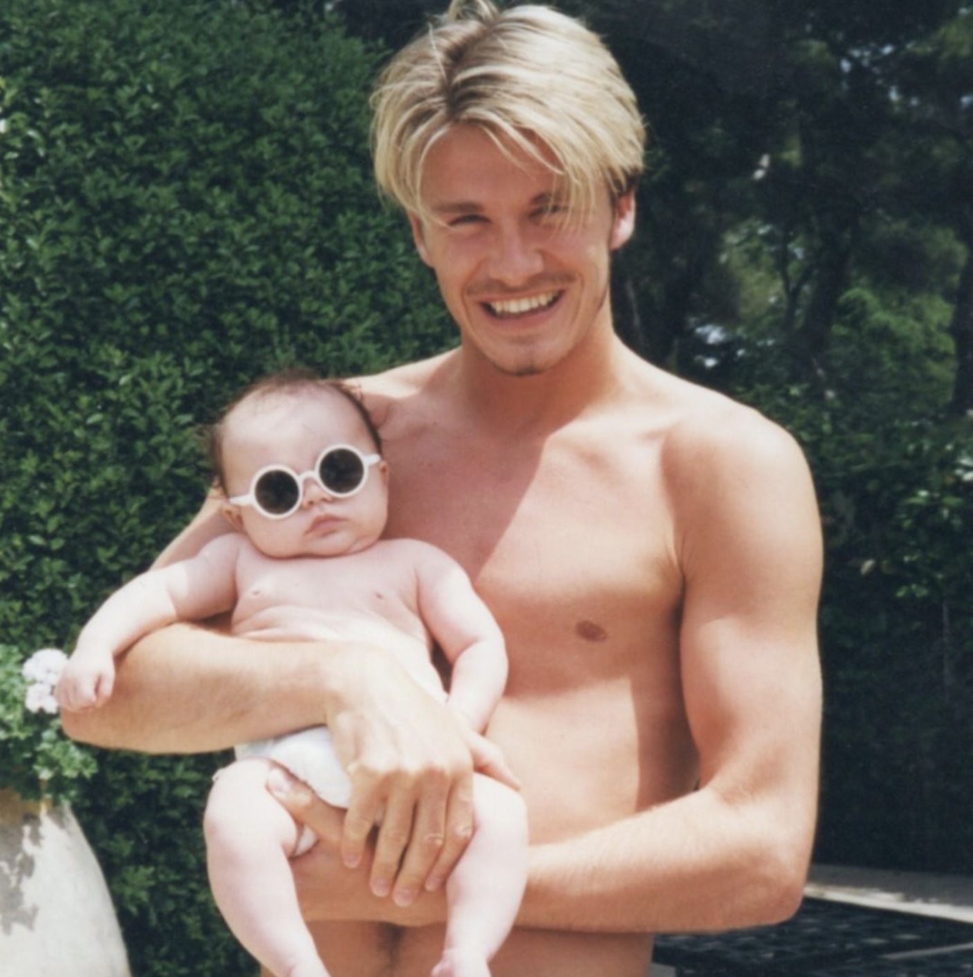 Sinh nhật cậu cả, David Beckham đăng tấm hình cực độc khiến con dâu tương lai cùng đồng đội cũ tới tấp thả tim - Ảnh 1.