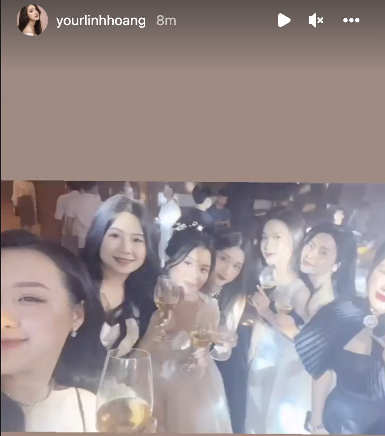 Loạt ảnh cực hiếm được chụp tại đám cưới của trung vệ Thành Chung: Văn Hậu và tình cũ cùng góp mặt - Ảnh 3.