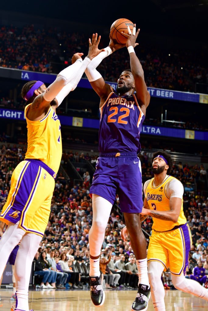 Los Angeles Lakers chính thức nói lời chia tay với Playoffs sau thất bại trước Phoenix Suns - Ảnh 1.