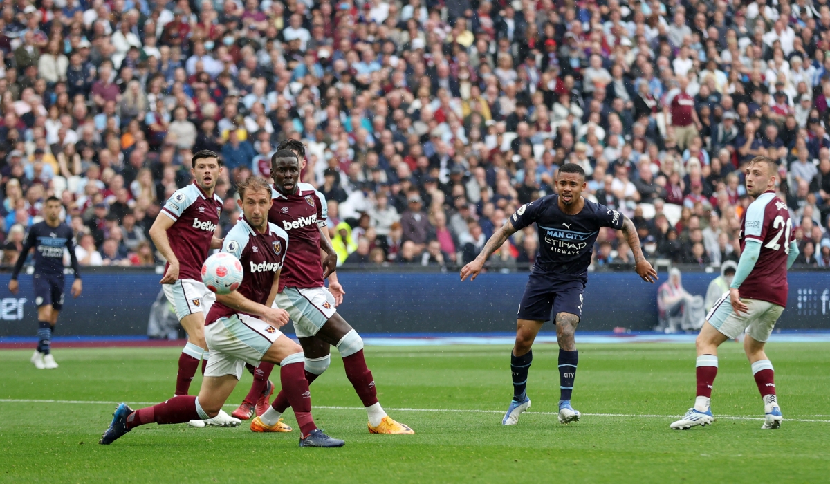Man City bị West Ham cầm hòa, cuộc đua vô địch Ngoại hạng Anh hấp dẫn đến vòng cuối cùng - Ảnh 2.