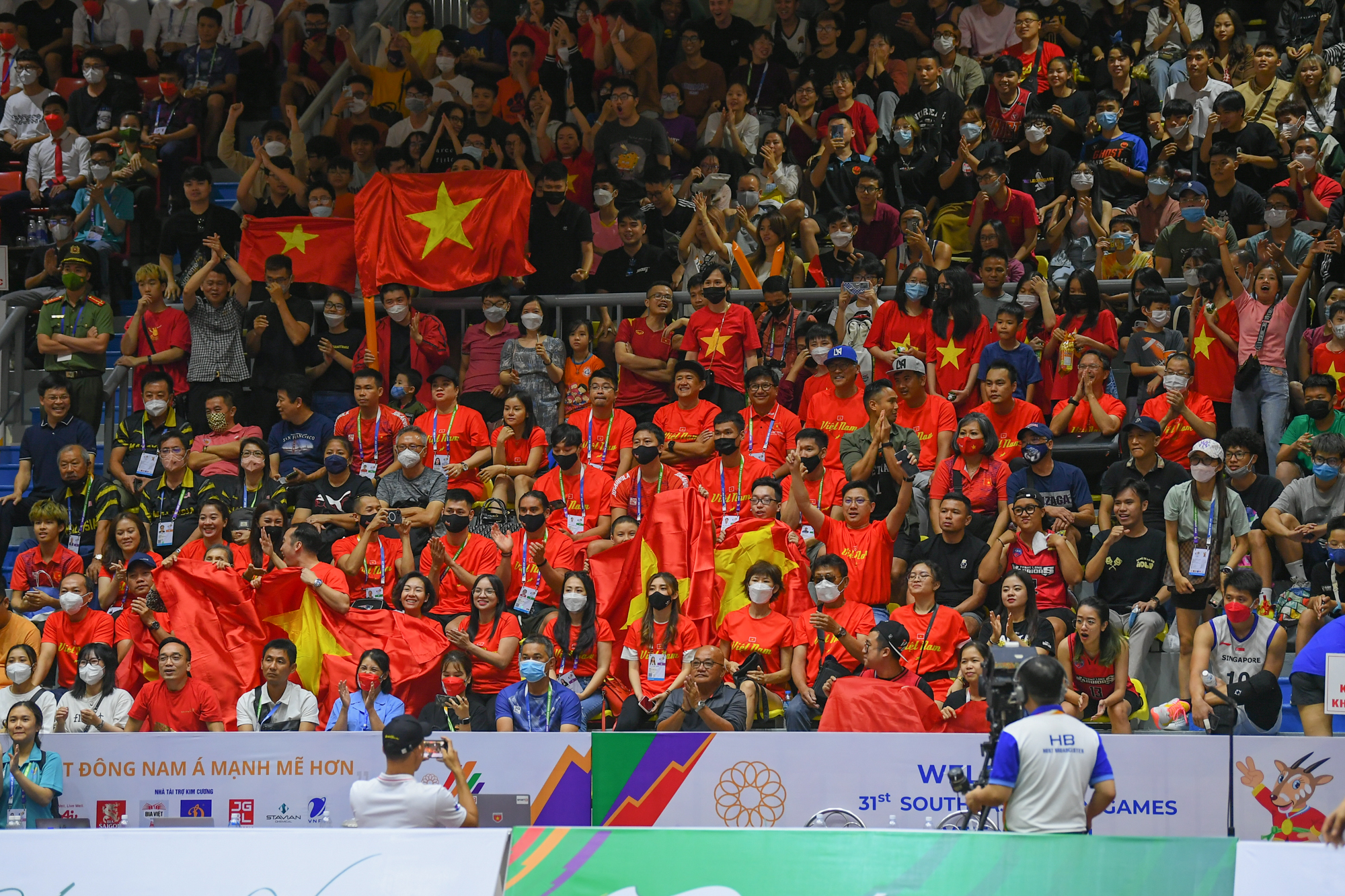 Bóng rổ Việt Nam tạo nên lịch sử với 2 tấm huy chương bạc tại SEA Games 31 - Ảnh 4.