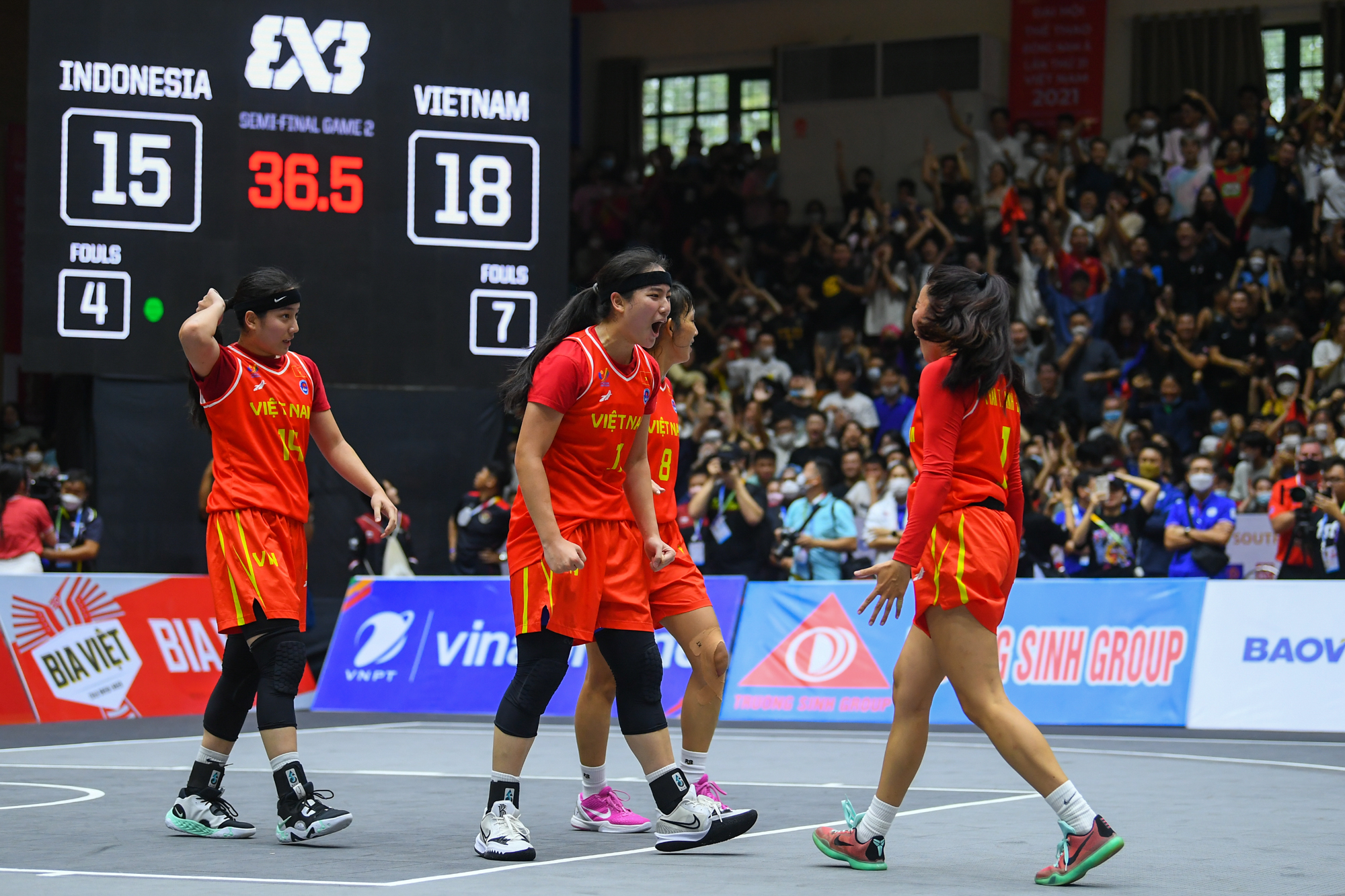 Bóng rổ Việt Nam tạo nên lịch sử với 2 tấm huy chương bạc tại SEA Games 31 - Ảnh 7.