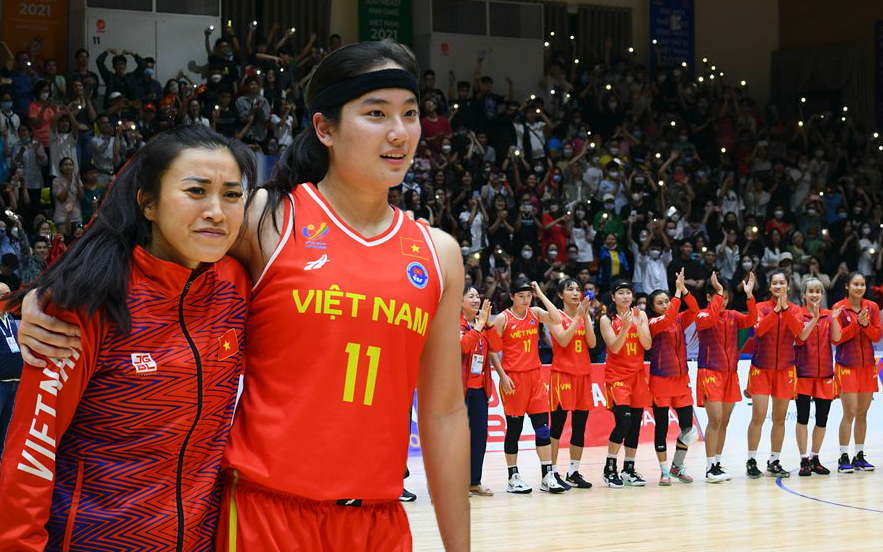 Vượt bão chấn thương, đội tuyển bóng rổ nữ Việt Nam kiên cường vượt qua Malaysia